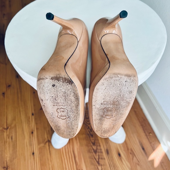 Stuart Weitzman Nude Patent Pumps - Picture 9 of 12